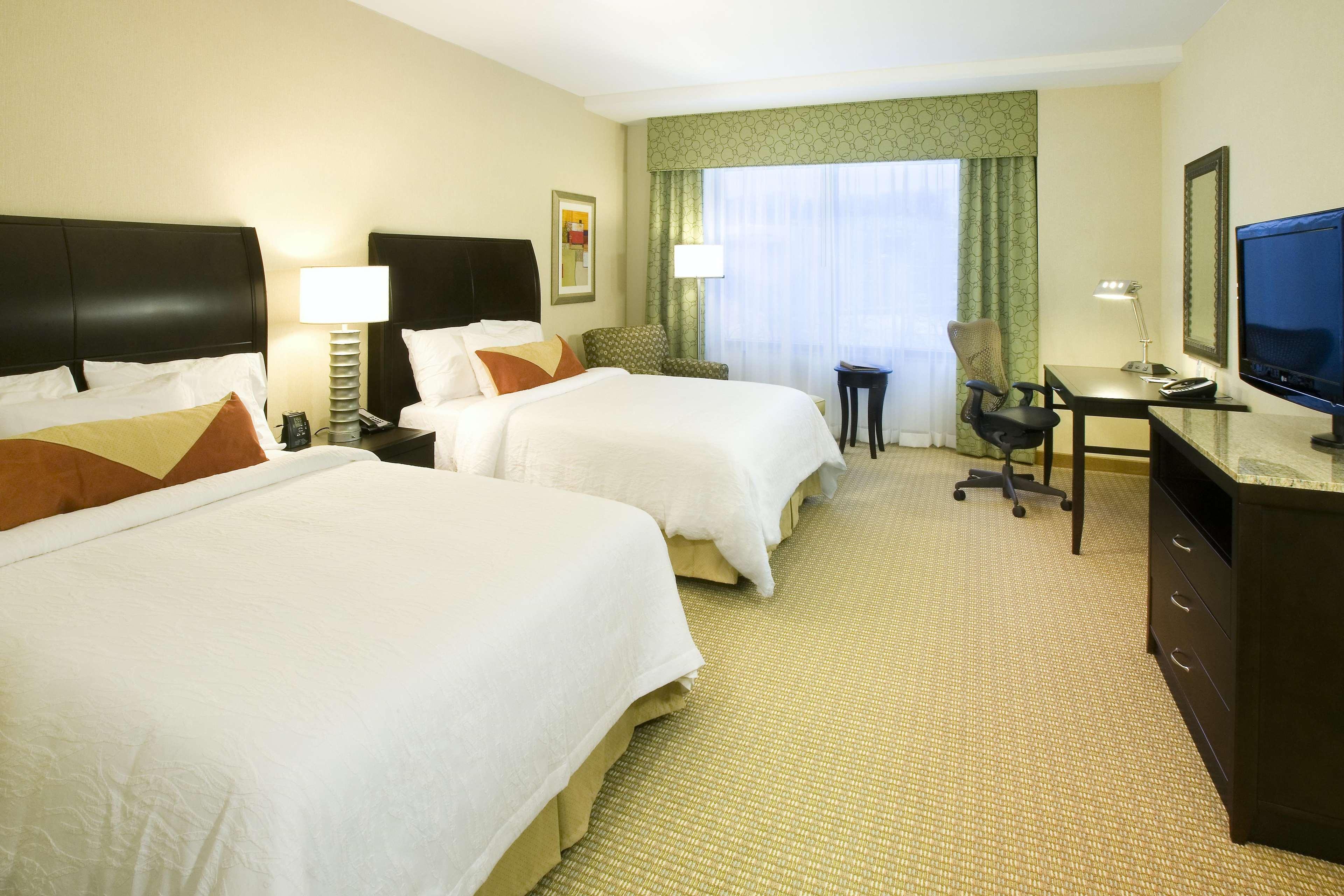 Hilton Garden Inn Shirlington Arlington Phòng bức ảnh