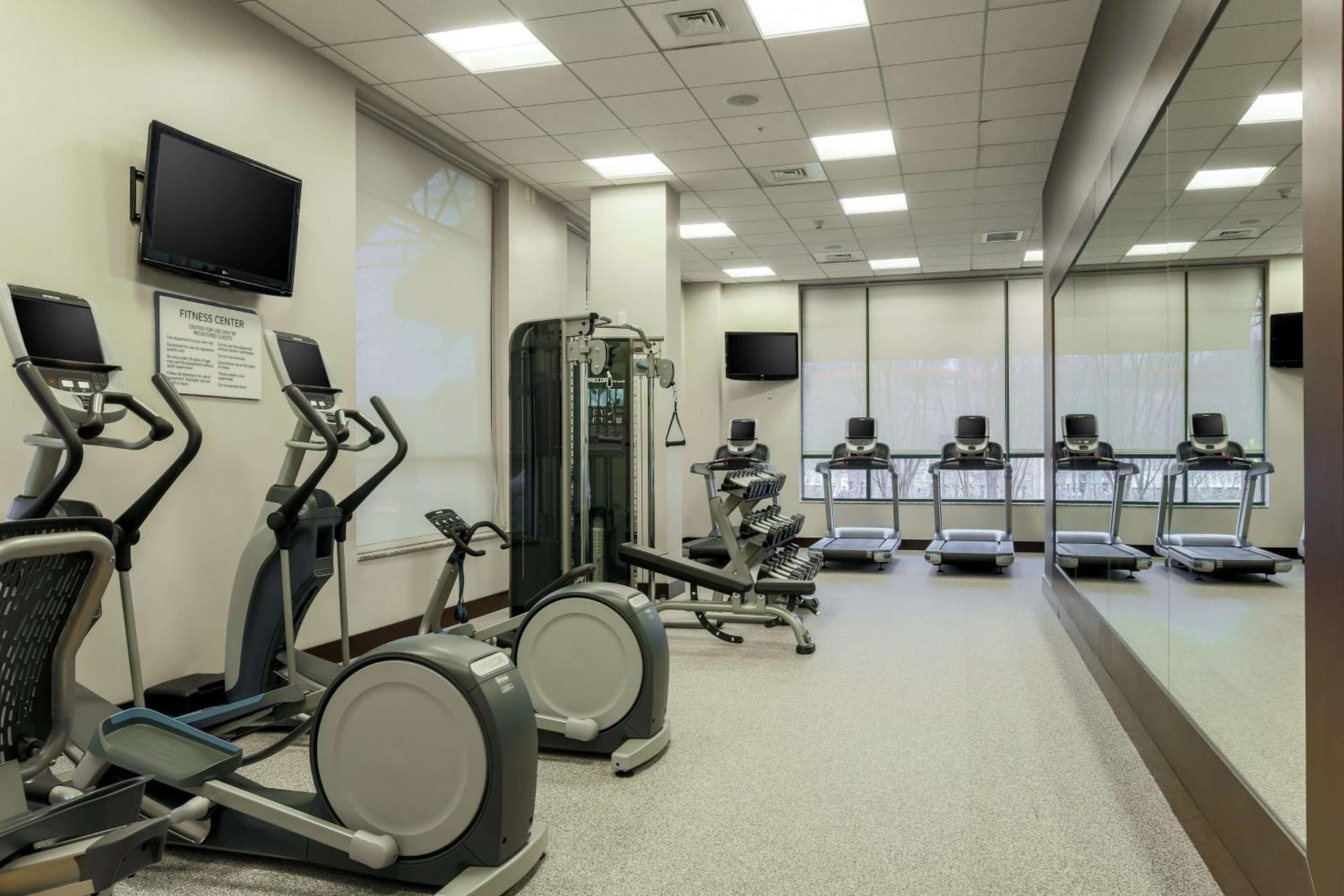 Hilton Garden Inn Shirlington Arlington Ngoại thất bức ảnh